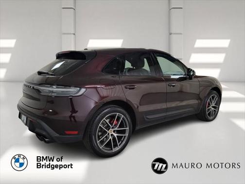 2023 Porsche Macan Base