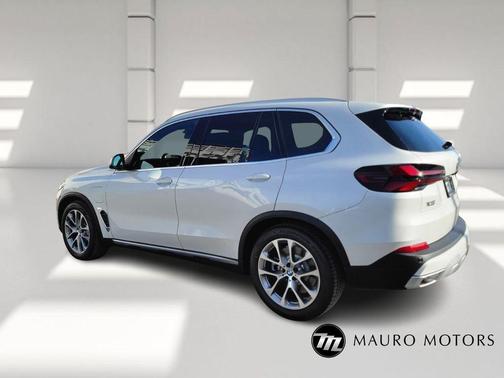 White 2026 BMW X5 PHEV xDrive50e