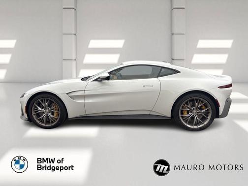 2021 Aston Martin Vantage Base