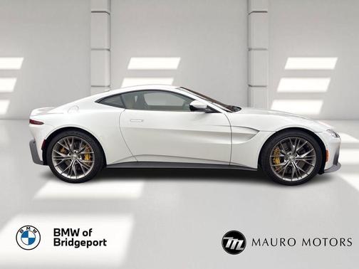 2021 Aston Martin Vantage Base