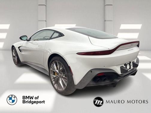 2021 Aston Martin Vantage Base