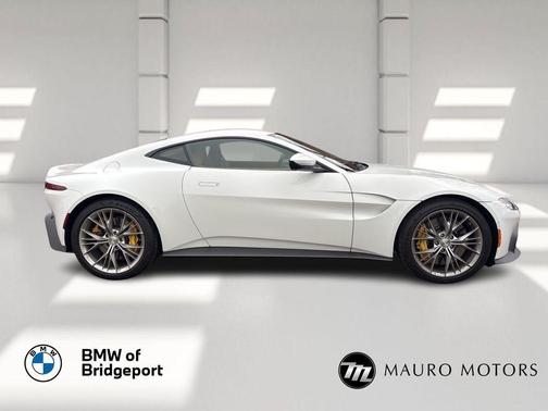 2021 Aston Martin Vantage Base