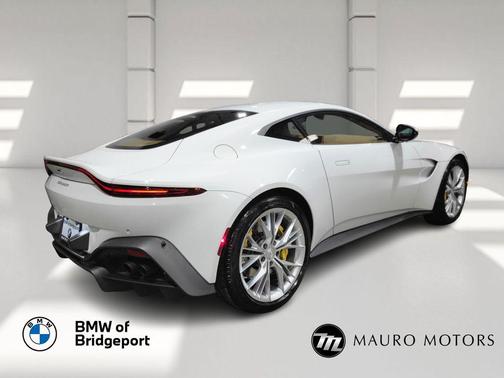 2021 Aston Martin Vantage Base
