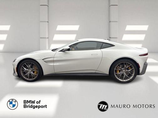 2021 Aston Martin Vantage Base