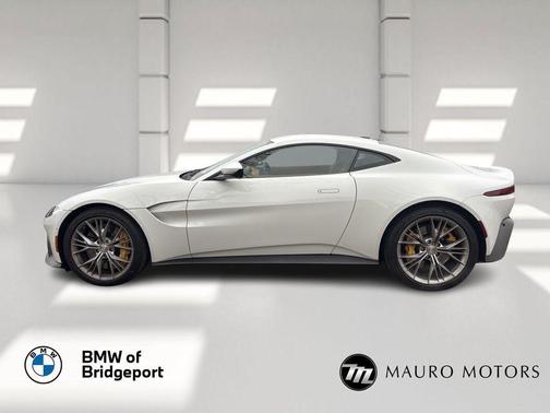 2021 Aston Martin Vantage Base
