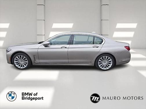 2022 BMW 740 i xDrive