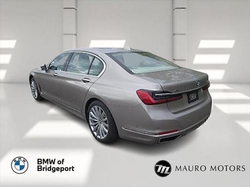 2022 BMW 740 i xDrive