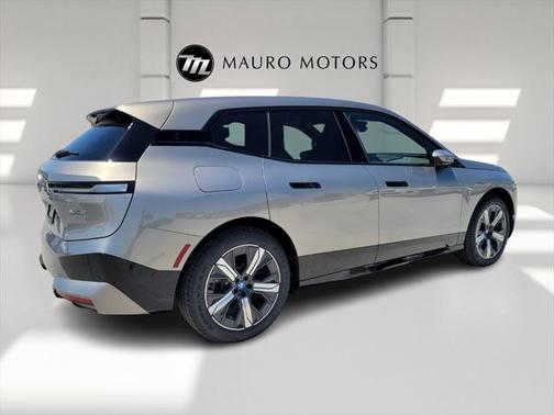 2025 BMW iX xDrive50