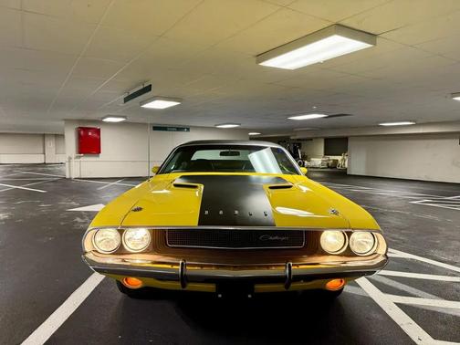 Yellow 1970 Dodge Challenger Base