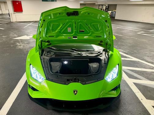 2022 Lamborghini Huracan EVO Coupe RWD