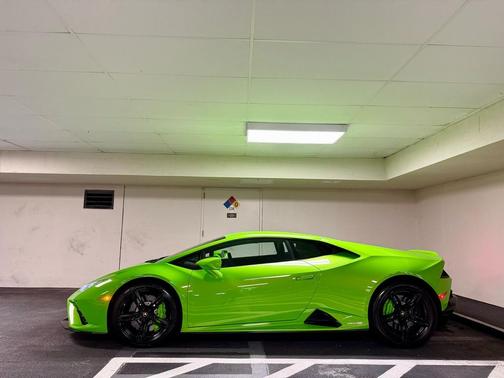 2022 Lamborghini Huracan EVO Coupe RWD