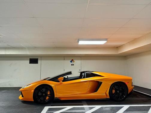 2014 Lamborghini Aventador LP700-4 Roadster