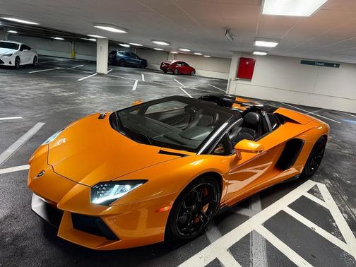 2014 Lamborghini Aventador LP700-4 Roadster