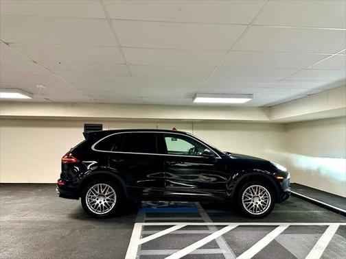 2018 Porsche Cayenne Base