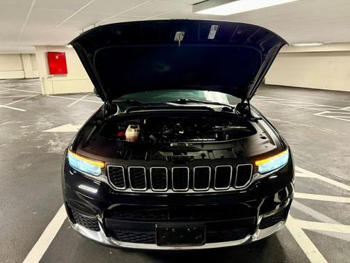 2022 Jeep Grand Cherokee L Laredo