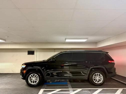 2022 Jeep Grand Cherokee L Laredo