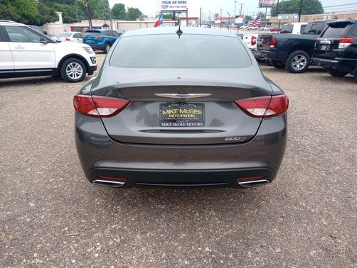 Granite Crystal Metallic Clearcoat 2015 Chrysler 200 S
