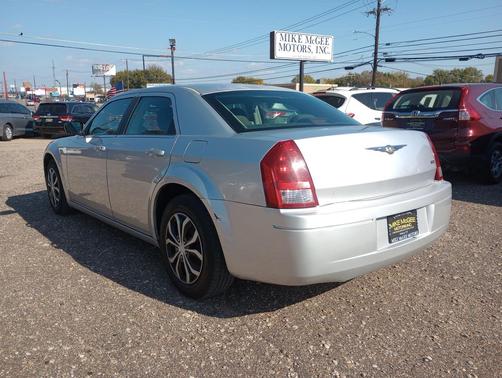 2007 Chrysler 300 Base