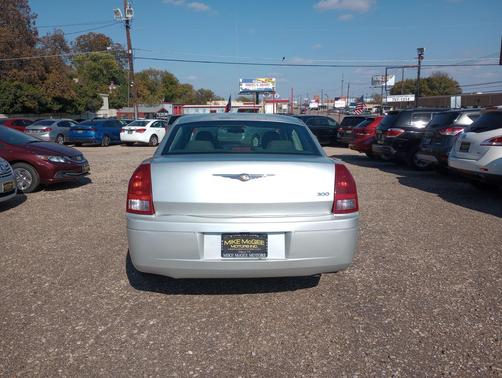 2007 Chrysler 300 Base