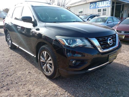 2017 Nissan Pathfinder SL