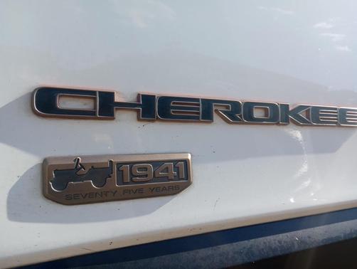 2016 Jeep Cherokee 75th Anniversary