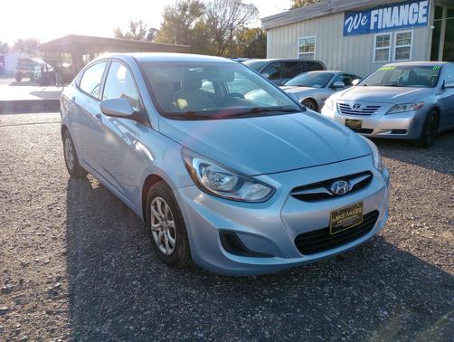 2013 Hyundai Accent GLS