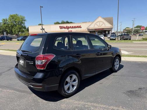 Crystal Black Silica 2015 Subaru Forester 2.5i