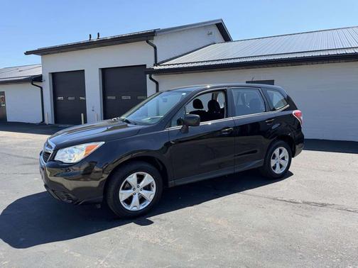 Crystal Black Silica 2015 Subaru Forester 2.5i