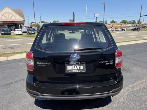 Crystal Black Silica 2015 Subaru Forester 2.5i
