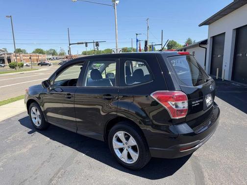 Crystal Black Silica 2015 Subaru Forester 2.5i