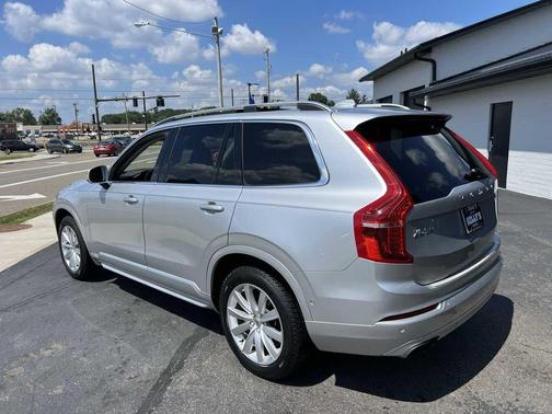 2016 Volvo XC90 T6 Momentum