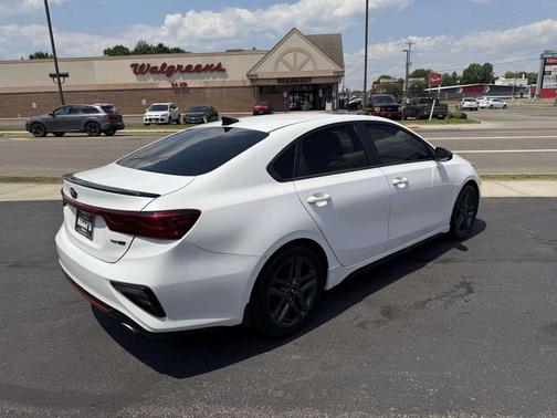 Snow White Pearl 2021 Kia Forte GT-Line