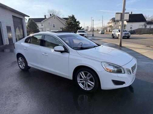 2013 Volvo S60 T5 Premier Plus