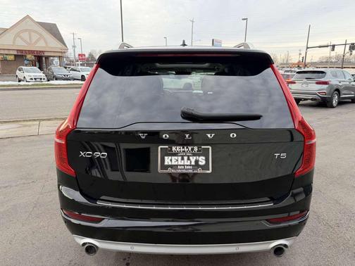 2019 Volvo XC90 T5 Momentum