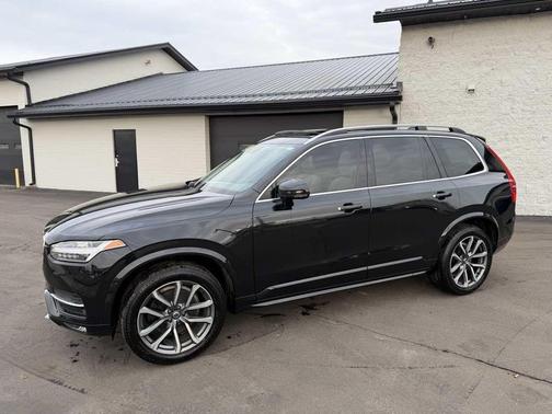 2019 Volvo XC90 T5 Momentum