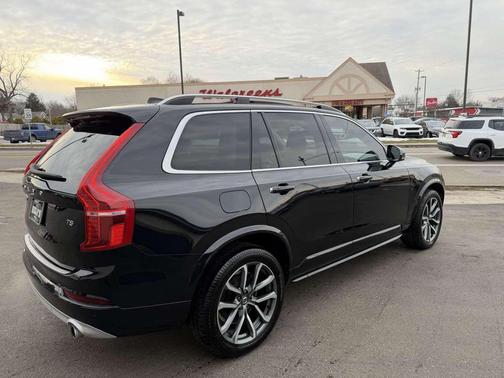 2019 Volvo XC90 T5 Momentum