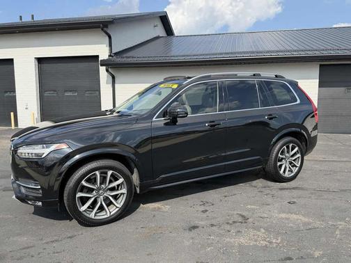 Onyx Black Metallic 2019 Volvo XC90 T5 Momentum