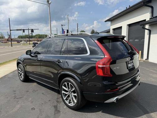 Onyx Black Metallic 2019 Volvo XC90 T5 Momentum