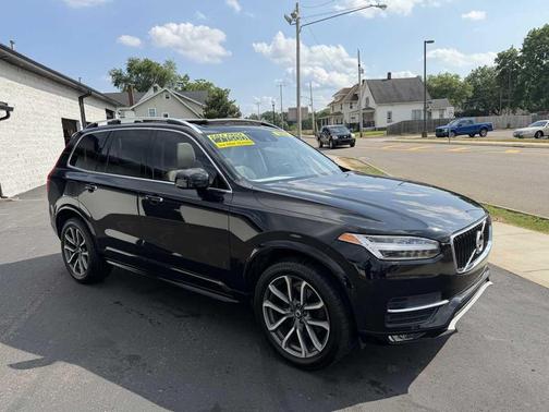 Onyx Black Metallic 2019 Volvo XC90 T5 Momentum