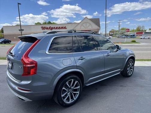 2018 Volvo XC90 T6 Momentum
