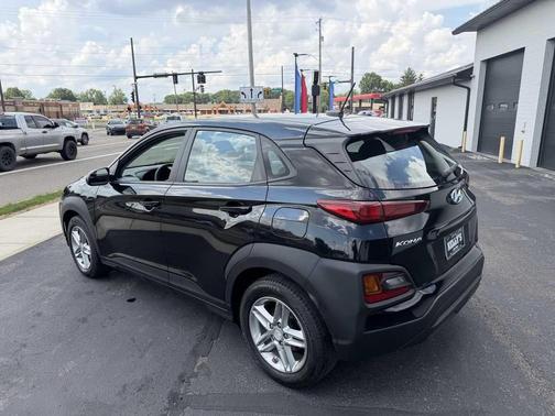 Ultra Black 2020 Hyundai KONA SE
