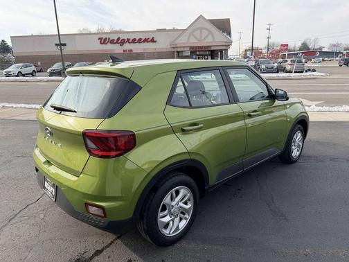 2021 Hyundai VENUE SE