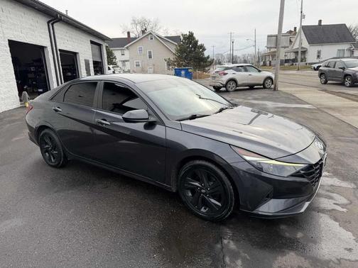 2021 Hyundai ELANTRA SEL