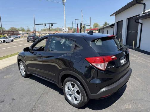 Crystal Black Pearl 2016 Honda HR-V LX