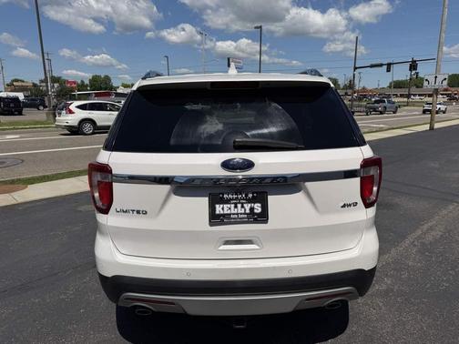 White Platinum Metallic Tri-Coat 2017 Ford Explorer Limited