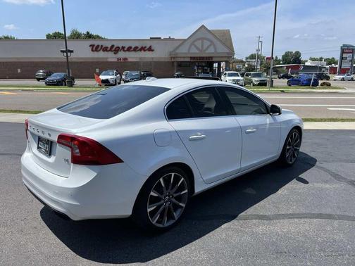 2015 Volvo S60 T6 Platinum