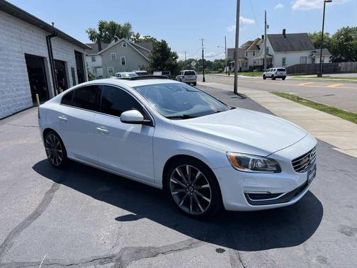 2015 Volvo S60 T6 Platinum