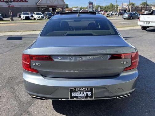 2018 Volvo S90 T6 Momentum