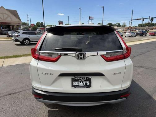 White Diamond Pearl 2017 Honda CR-V LX