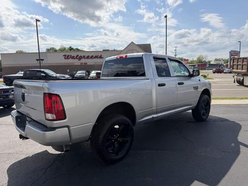 Bright Silver Metallic Clearcoat 2019 RAM 1500 Express